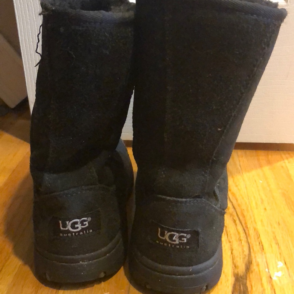 black Ugg boots